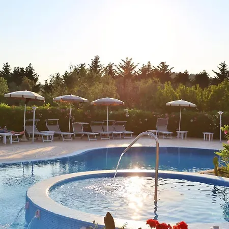 Charming House In With Shared Pool And Terrace 비에스테