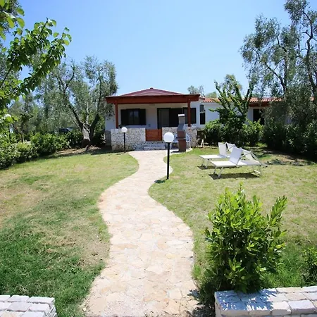 Charming House In With Shared Pool And Terrace