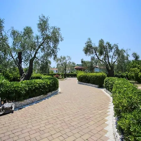 Charming House In With Shared Pool And Terrace Semesterbostad *