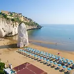 Σπίτι διακοπών Charming House In With Shared Pool And Terrace Βιέστε