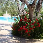 Charming House In With Shared Pool And Terrace Σπίτι διακοπών *