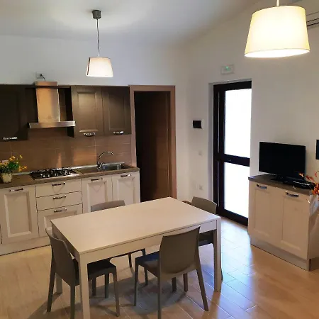Charming House In With Shared Pool And Terrace Casa de Férias Vieste