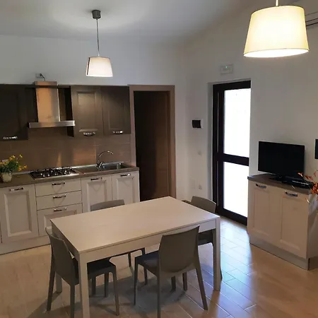 Charming House In With Shared Pool And Terrace * Vieste
