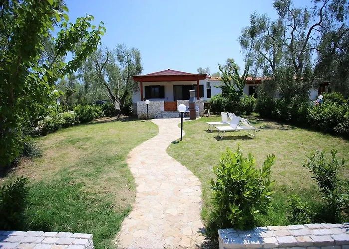 Charming House In With Shared Pool And Terrace