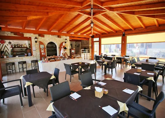 Charming House In With Shared Pool And Terrace Vieste