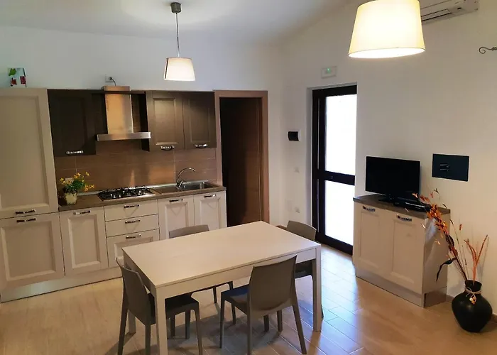 Charming House In With Shared Pool And Terrace Дом отдыха Вьесте