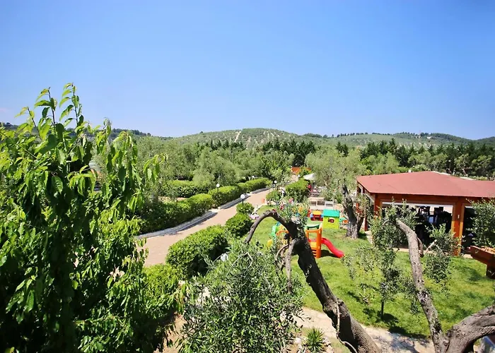 Charming House In With Shared Pool And Terrace Вьесте